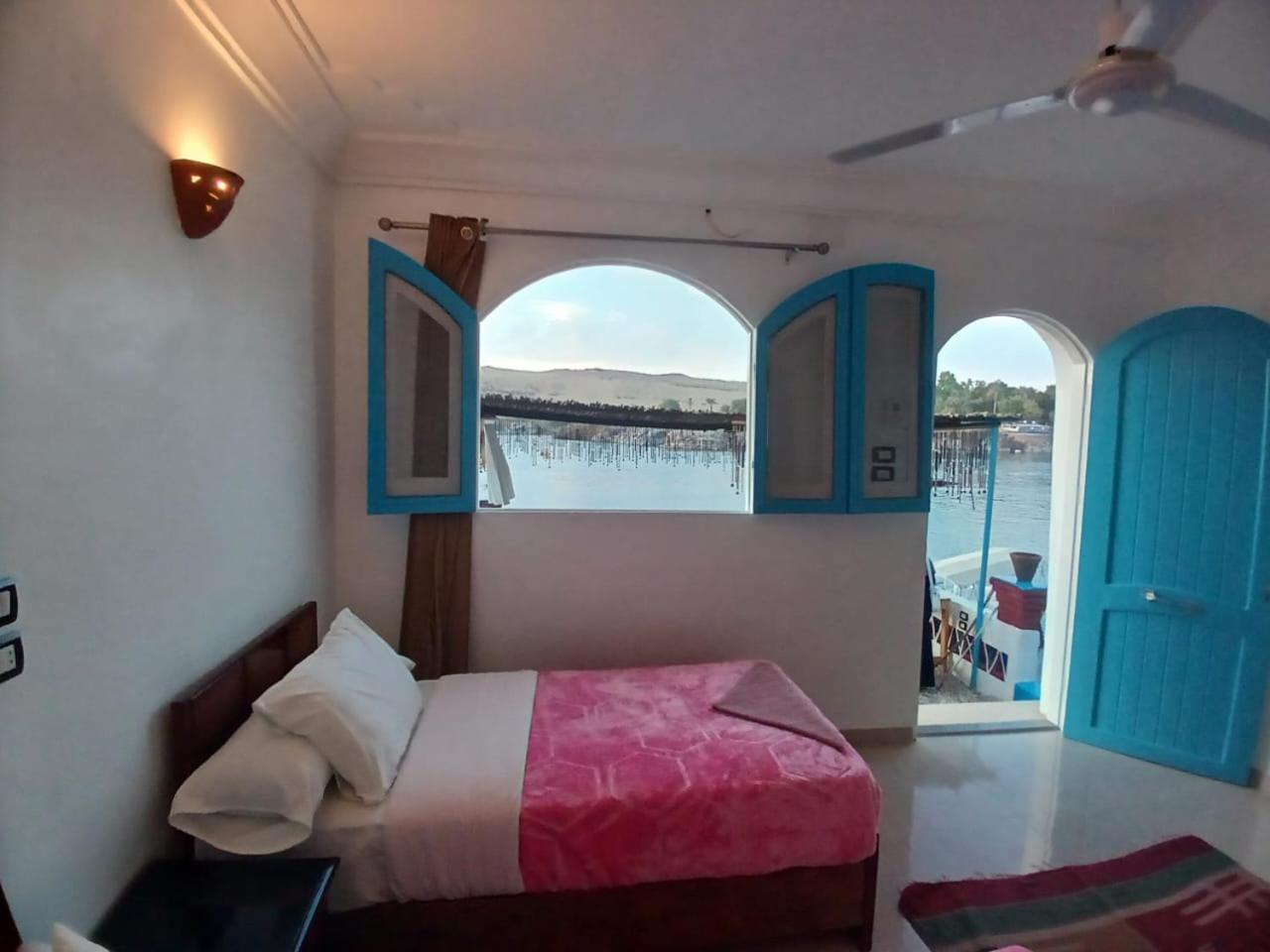 Hotel Nile Bride Assuan Esterno foto