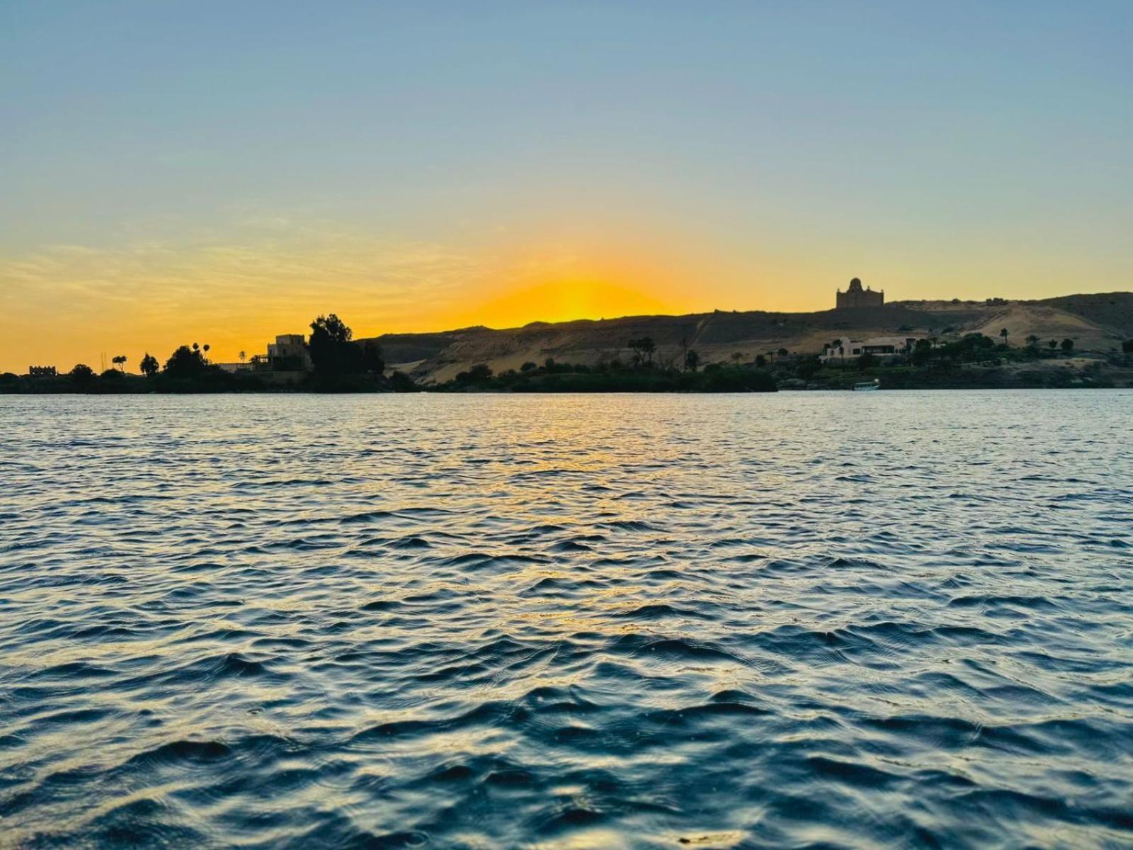 Hotel Nile Bride Assuan Esterno foto
